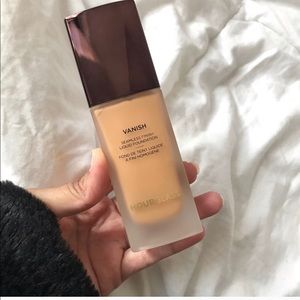 Hourglass seamless vanish foundation. Honey